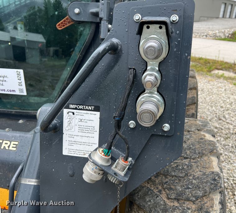 image for item DL4282 2019 John Deere 324G  skid steer loader