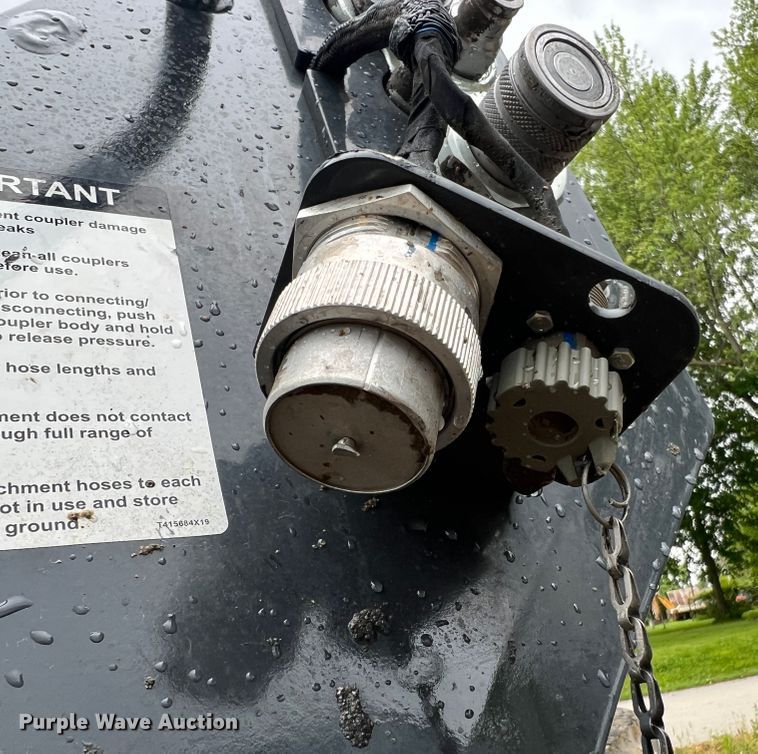 image for item DL4282 2019 John Deere 324G  skid steer loader