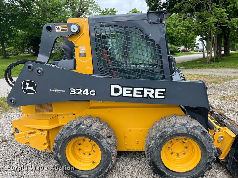 image for item DL4282 2019 John Deere 324G  skid steer loader