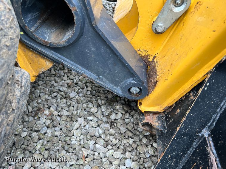 image for item DL4282 2019 John Deere 324G  skid steer loader