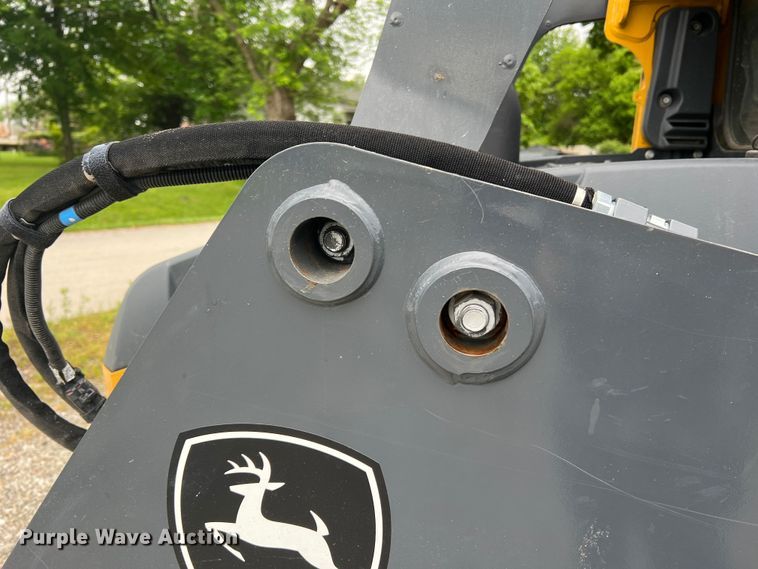 image for item DL4282 2019 John Deere 324G  skid steer loader