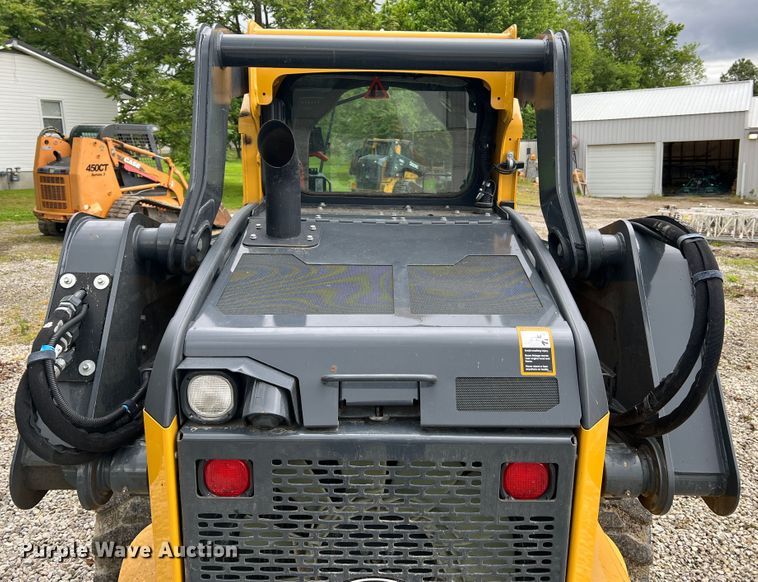image for item DL4282 2019 John Deere 324G  skid steer loader