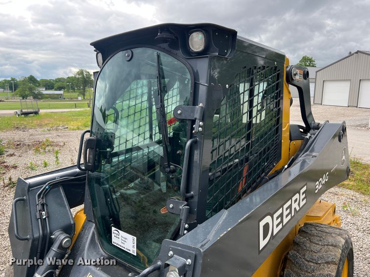 image for item DL4282 2019 John Deere 324G  skid steer loader
