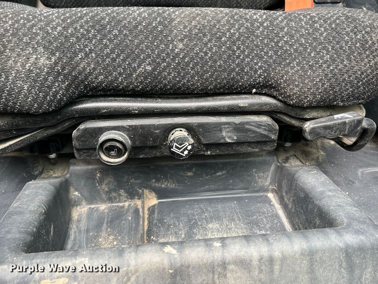 image for item DL4282 2019 John Deere 324G  skid steer loader