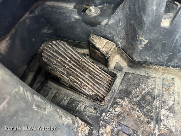 image for item DL4282 2019 John Deere 324G  skid steer loader