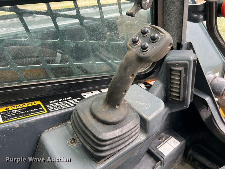 image for item DL4282 2019 John Deere 324G  skid steer loader