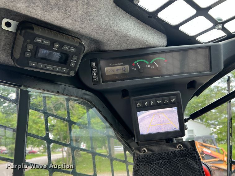 image for item DL4282 2019 John Deere 324G  skid steer loader