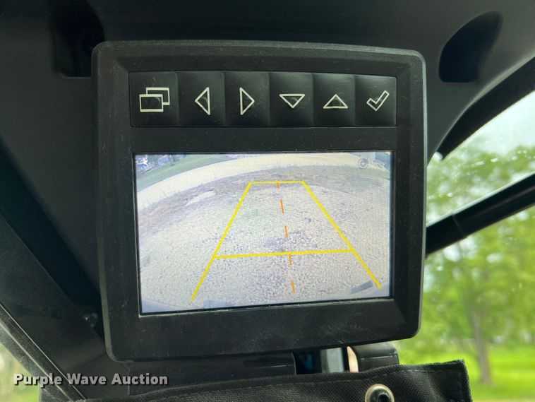 image for item DL4282 2019 John Deere 324G  skid steer loader