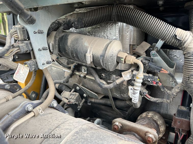 image for item DL4282 2019 John Deere 324G  skid steer loader