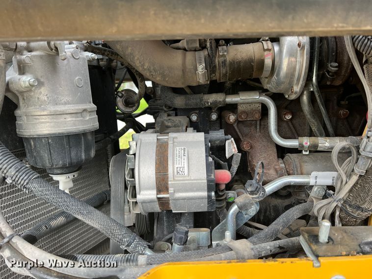 image for item DL4282 2019 John Deere 324G  skid steer loader