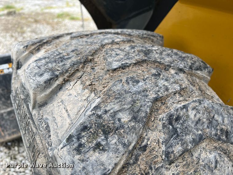 image for item DL4282 2019 John Deere 324G  skid steer loader