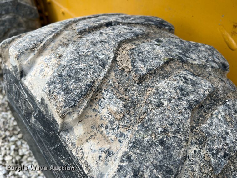 image for item DL4282 2019 John Deere 324G  skid steer loader