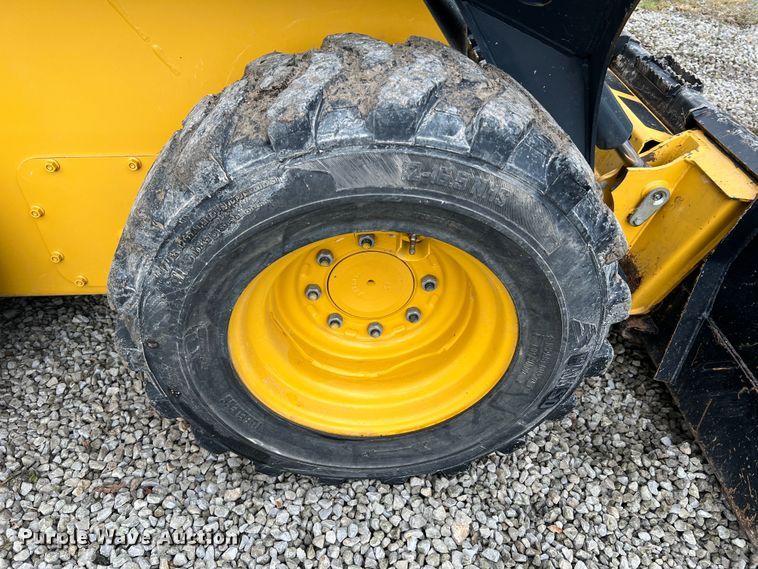 image for item DL4282 2019 John Deere 324G  skid steer loader