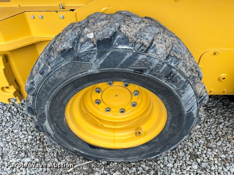 image for item DL4282 2019 John Deere 324G  skid steer loader