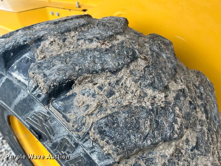 image for item DL4282 2019 John Deere 324G  skid steer loader