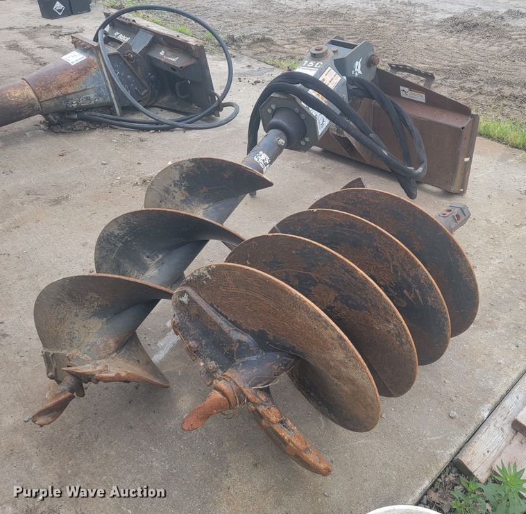 image for item DL4301 Bobcat 15C  skid steer auger