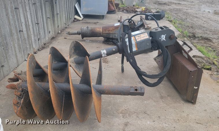 image for item DL4301 Bobcat 15C  skid steer auger