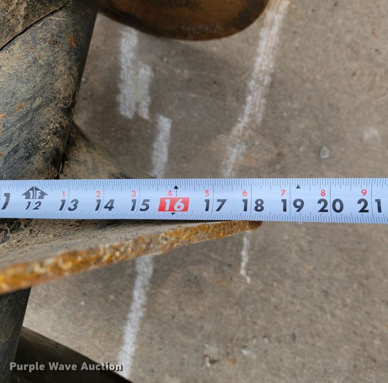 image for item DL4301 Bobcat 15C  skid steer auger