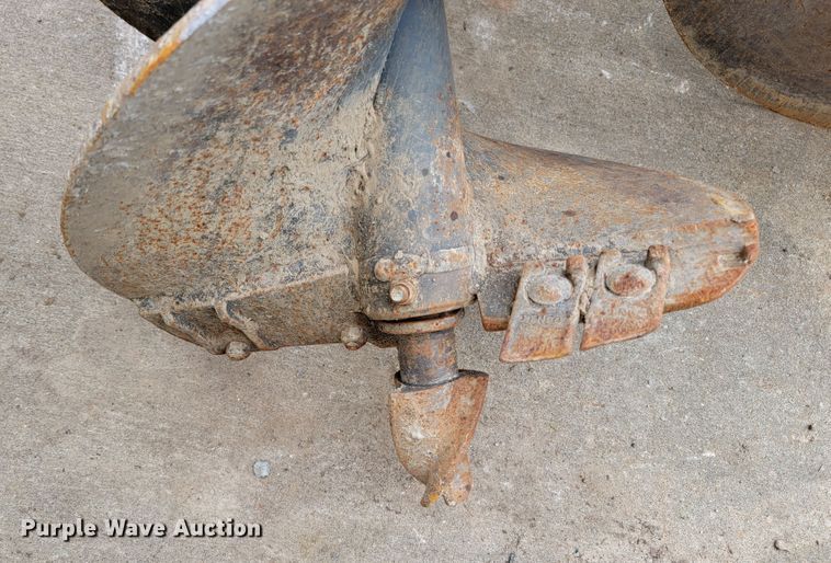 image for item DL4301 Bobcat 15C  skid steer auger