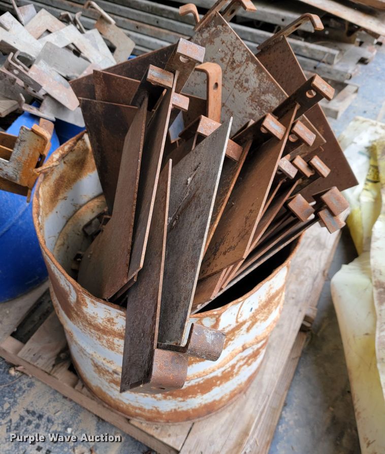 image for item DL4338 Approximately 27 steel curb face forms