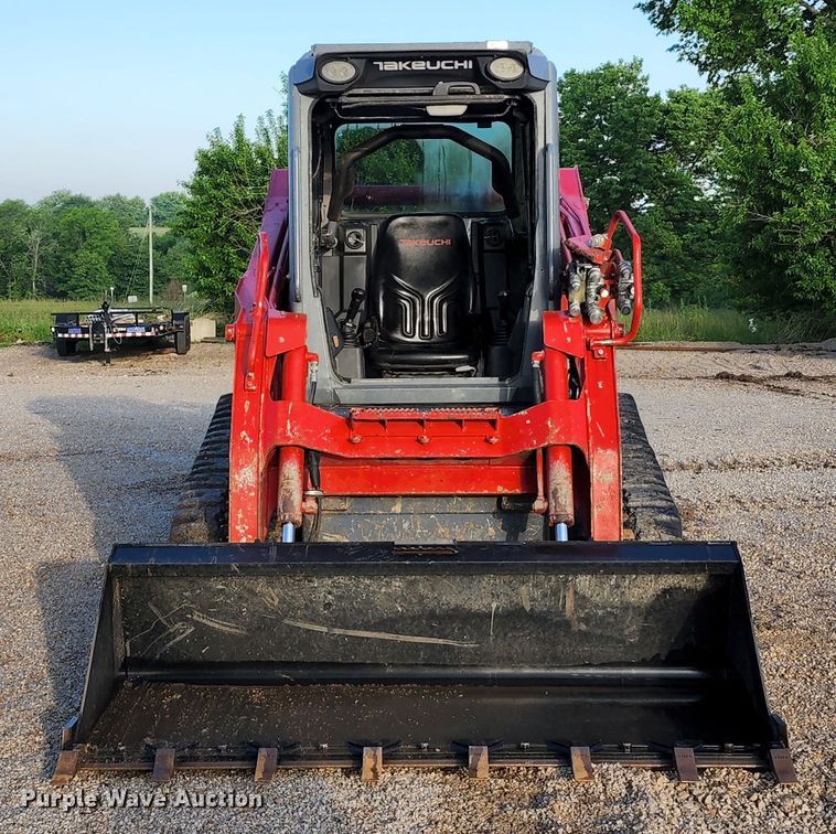 image for item DL6512 2016 Takeuchi TL12V2  tracked skid steer loader
