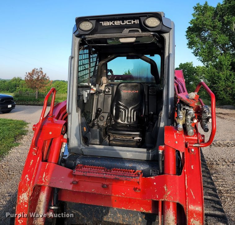image for item DL6512 2016 Takeuchi TL12V2  tracked skid steer loader