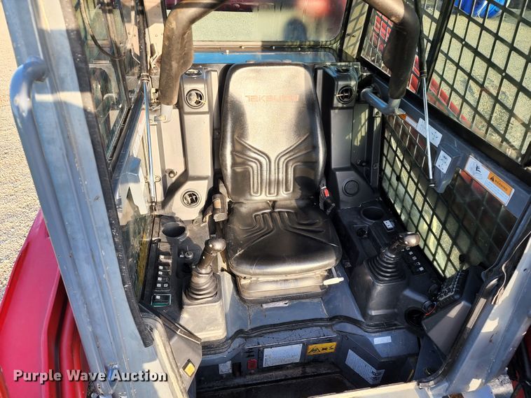 image for item DL6512 2016 Takeuchi TL12V2  tracked skid steer loader