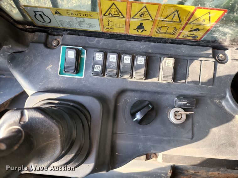 image for item DL6512 2016 Takeuchi TL12V2  tracked skid steer loader