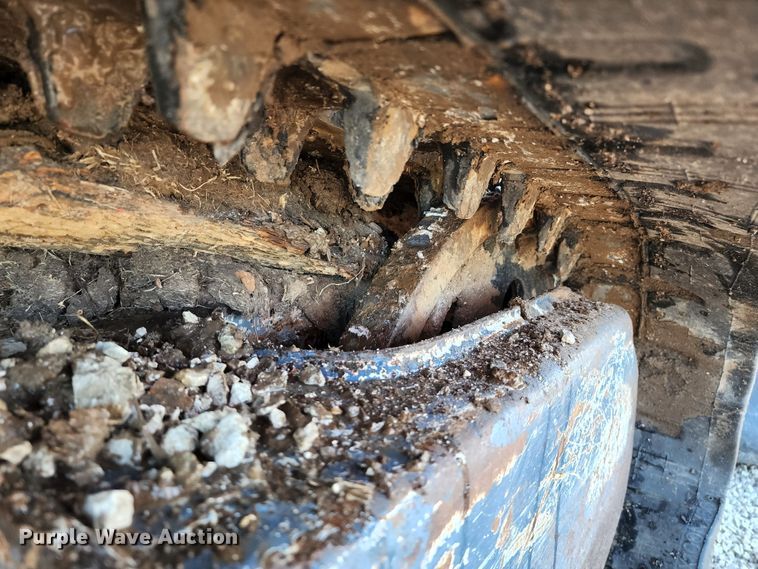 image for item DL6512 2016 Takeuchi TL12V2  tracked skid steer loader