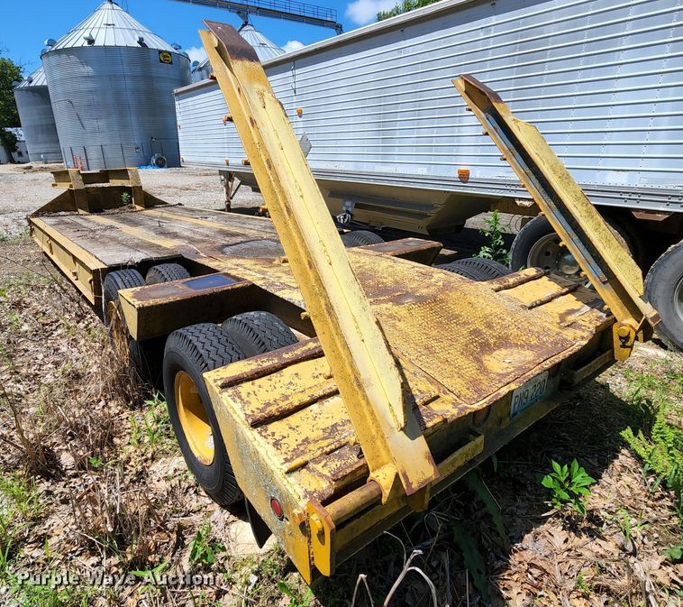 image for item DL6545 1964 Hyster C25T  equipment trailer