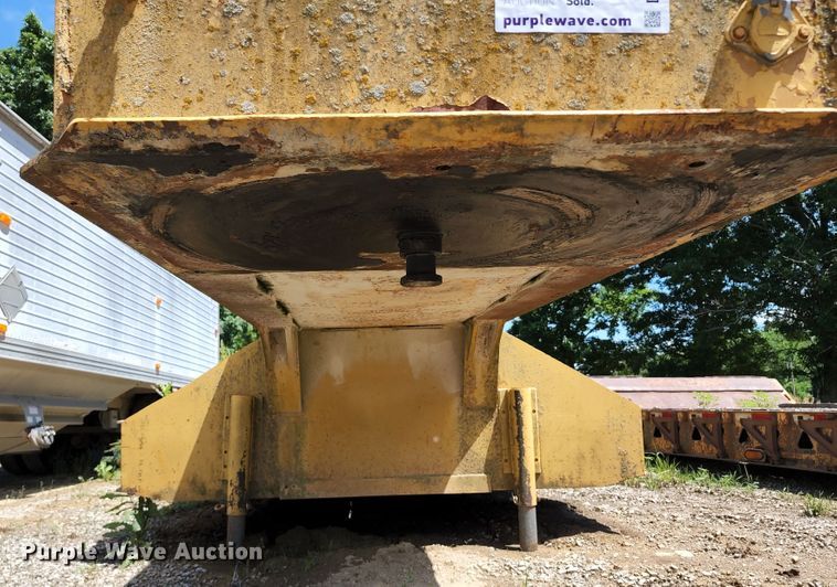 image for item DL6545 1964 Hyster C25T  equipment trailer