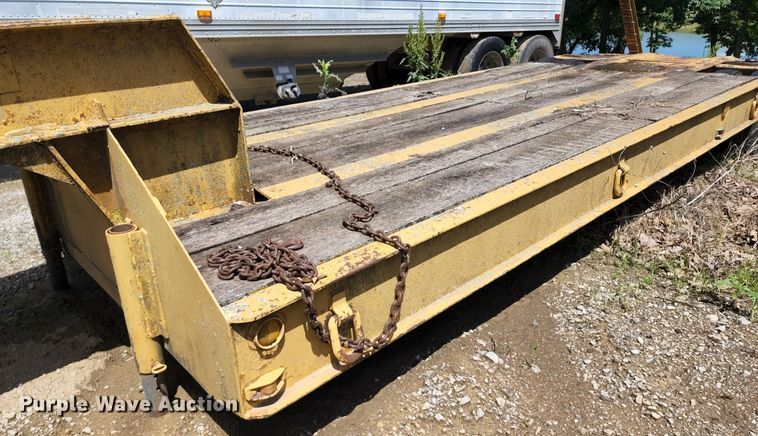 image for item DL6545 1964 Hyster C25T  equipment trailer