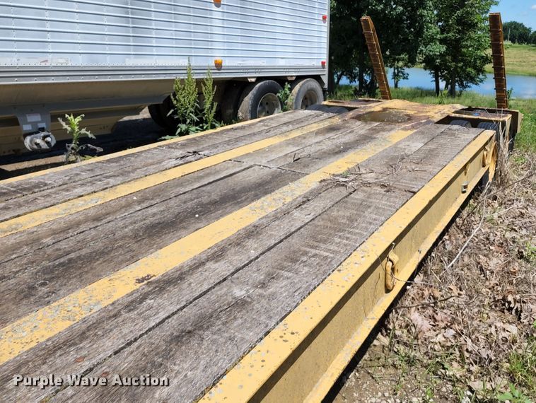 image for item DL6545 1964 Hyster C25T  equipment trailer