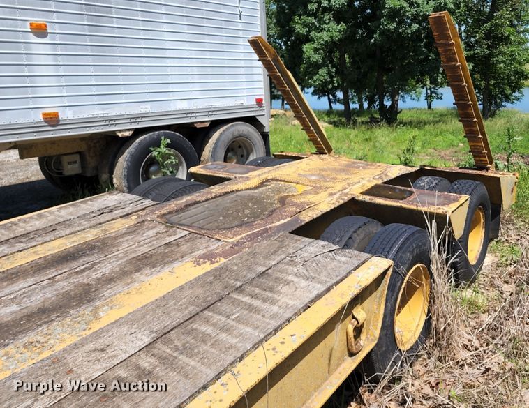 image for item DL6545 1964 Hyster C25T  equipment trailer