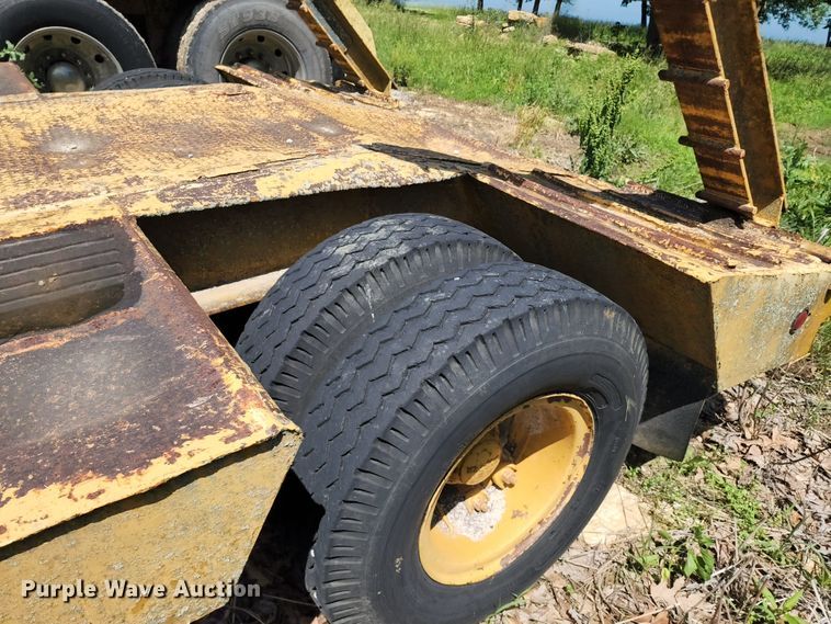 image for item DL6545 1964 Hyster C25T  equipment trailer