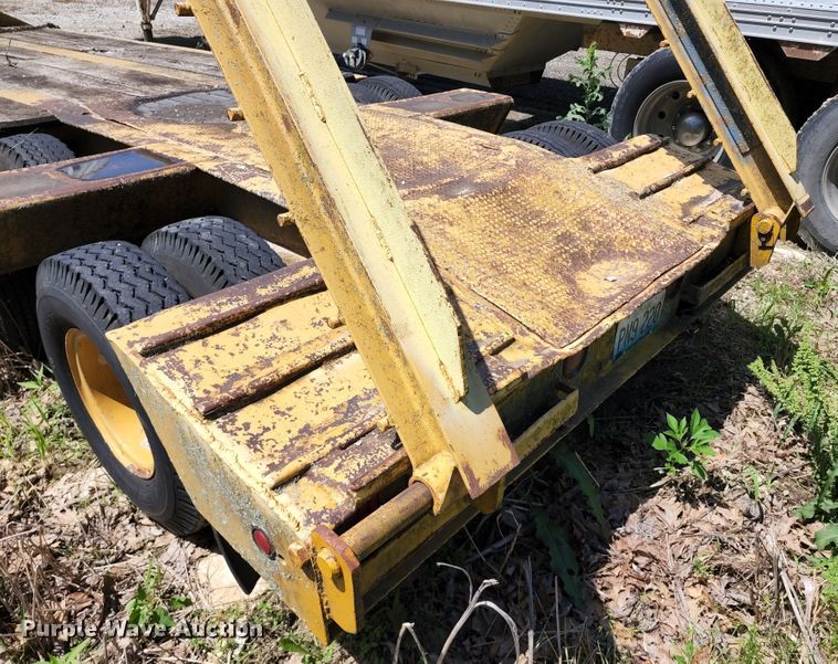 image for item DL6545 1964 Hyster C25T  equipment trailer