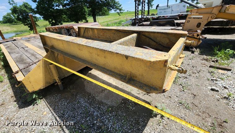 image for item DL6545 1964 Hyster C25T  equipment trailer
