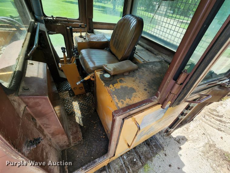 image for item DL6546 1987 Case 1455B  track loader