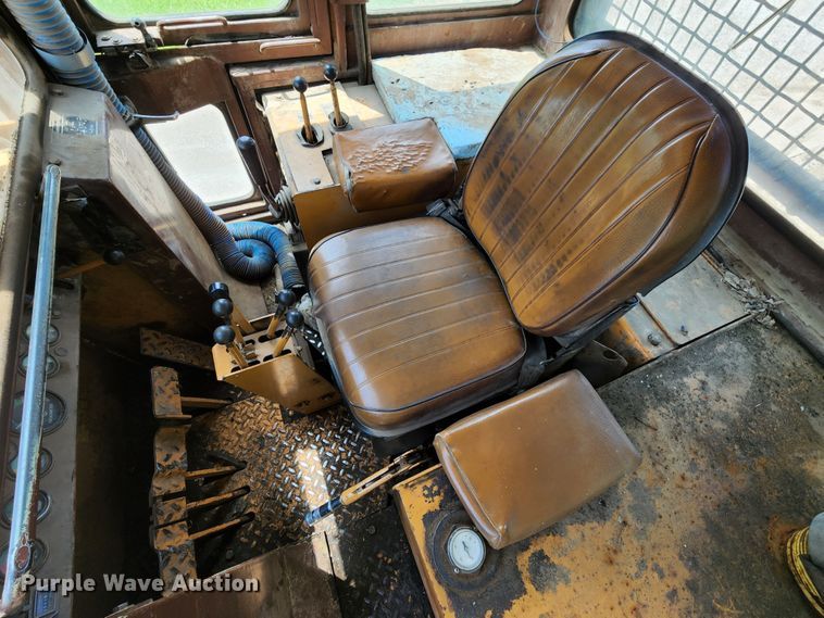 image for item DL6546 1987 Case 1455B  track loader