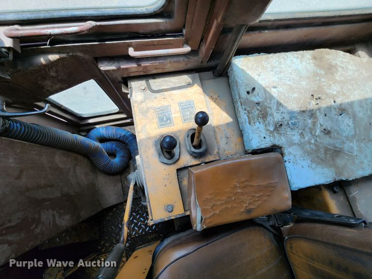 image for item DL6546 1987 Case 1455B  track loader