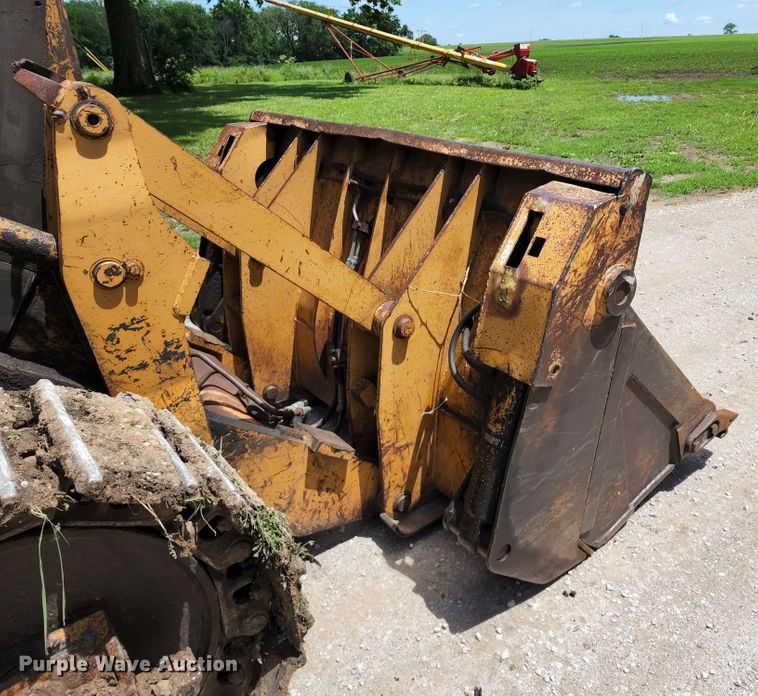 image for item DL6546 1987 Case 1455B  track loader