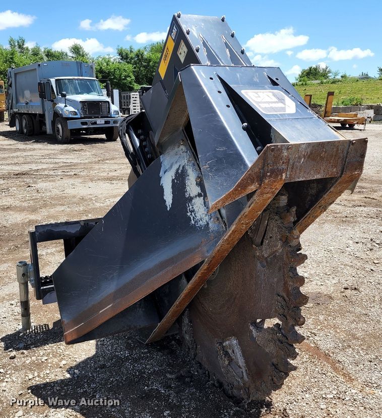 image for item DL6548 Caterpillar SW460B-80  skid steer rock saw