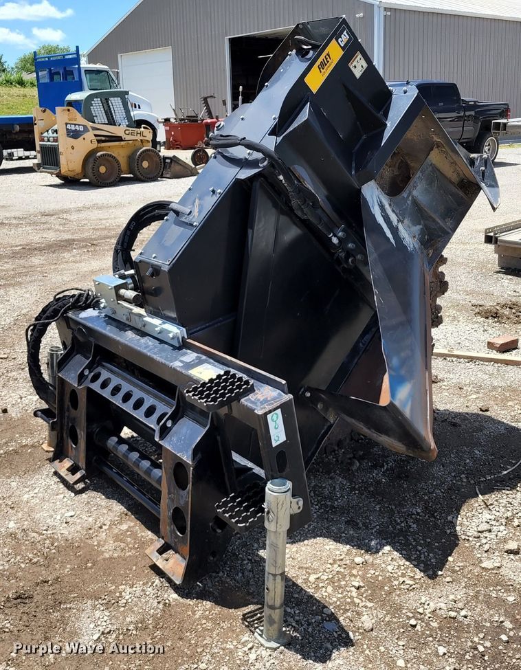 image for item DL6548 Caterpillar SW460B-80  skid steer rock saw