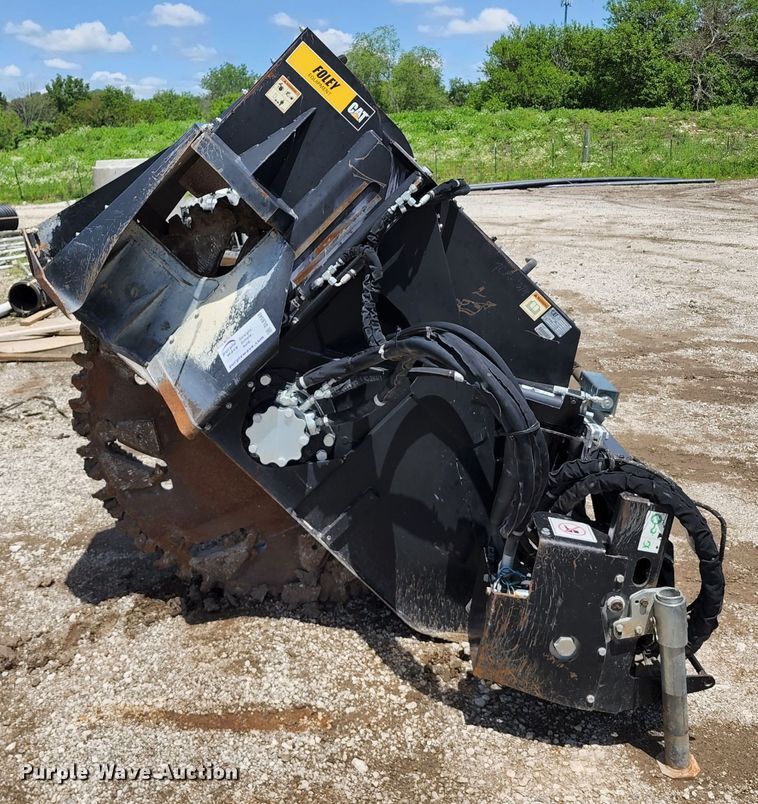 image for item DL6548 Caterpillar SW460B-80  skid steer rock saw