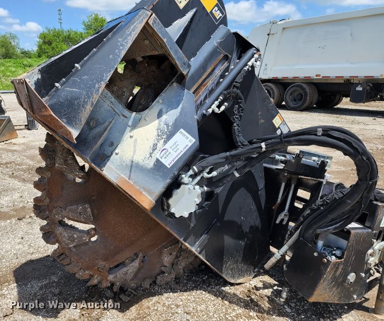 image for item DL6548 Caterpillar SW460B-80  skid steer rock saw