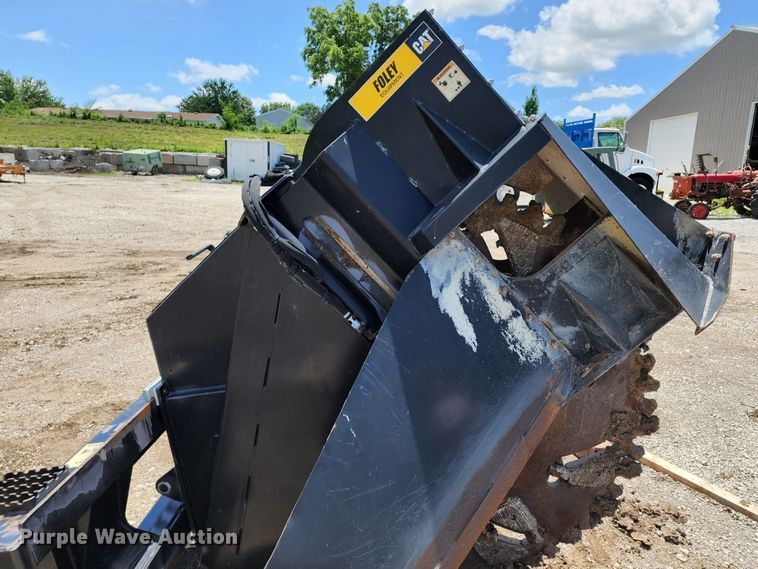 image for item DL6548 Caterpillar SW460B-80  skid steer rock saw