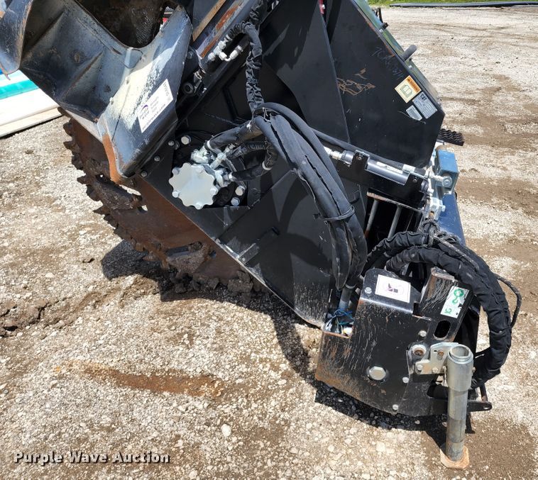 image for item DL6548 Caterpillar SW460B-80  skid steer rock saw