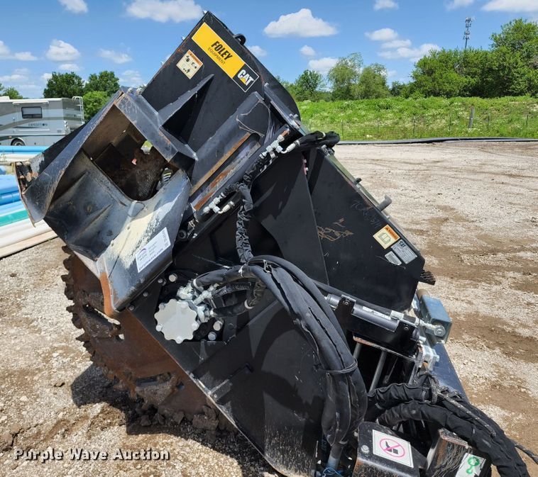 image for item DL6548 Caterpillar SW460B-80  skid steer rock saw