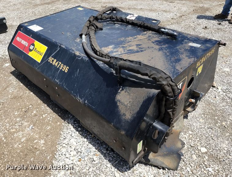 image for item DL6549 Caterpillar BU118  skid steer sweeper