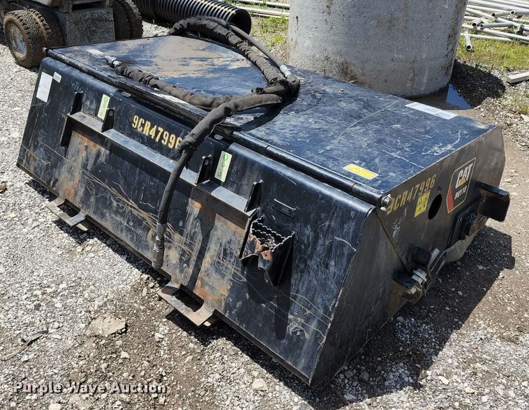 image for item DL6549 Caterpillar BU118  skid steer sweeper